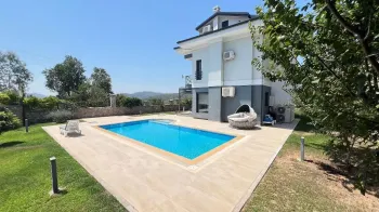Bağımsız Dağ ve Vadi Manzaralı Ovacık Villası